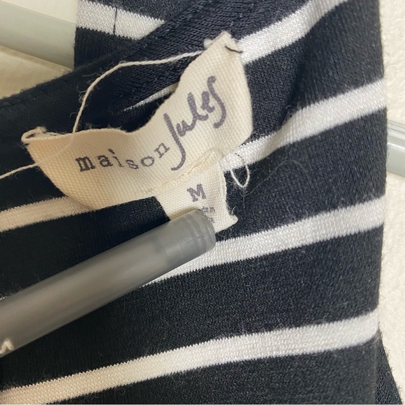 Woman's Dress- Sleeveless, Stretchy, knee Length, Fit & Flare - Picture 5 of 9